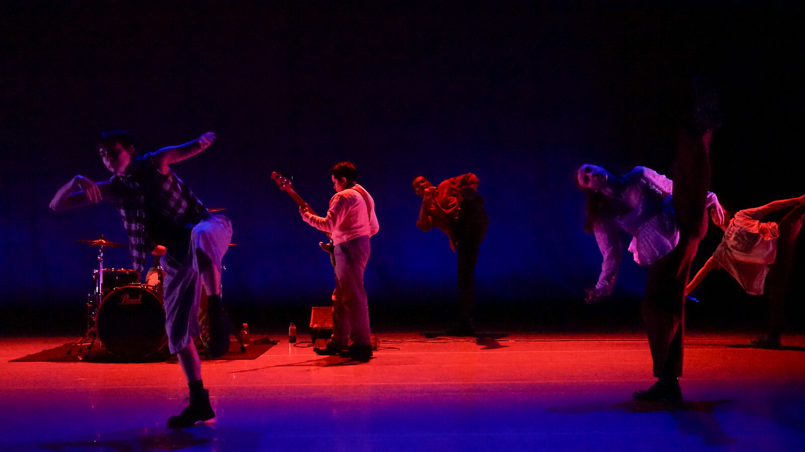 Performance photo by Lindsay Clipner (5)